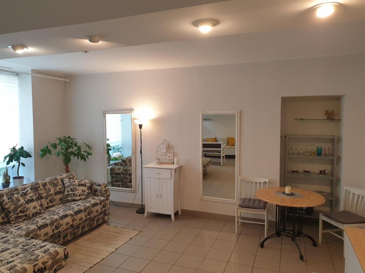 Camellia Studio Apartment & Parking Riga Exterior photo